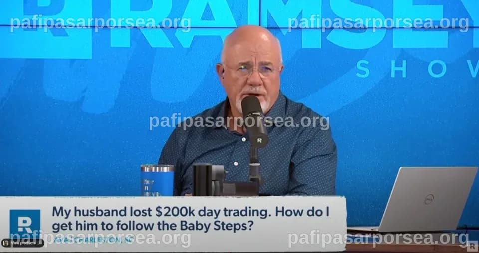 Una coppia con un reddito di 200.000 dollari e un debito di 555.000 dollari chiede bancarotta: il conduttore di 'Ramsey' li definisce 'persone in difficoltà' che affrontano un 'inferno quotidiano'